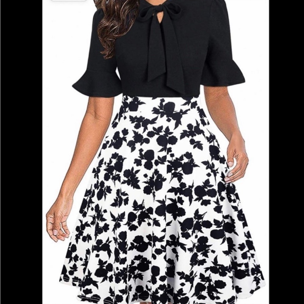 Black & White Floral A-Line Dress Women's Classic Medium New